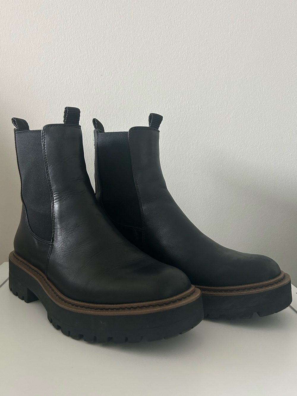 Sam Edelman Laguna Black Leather Chelsea Lug-sole Ankle Boots